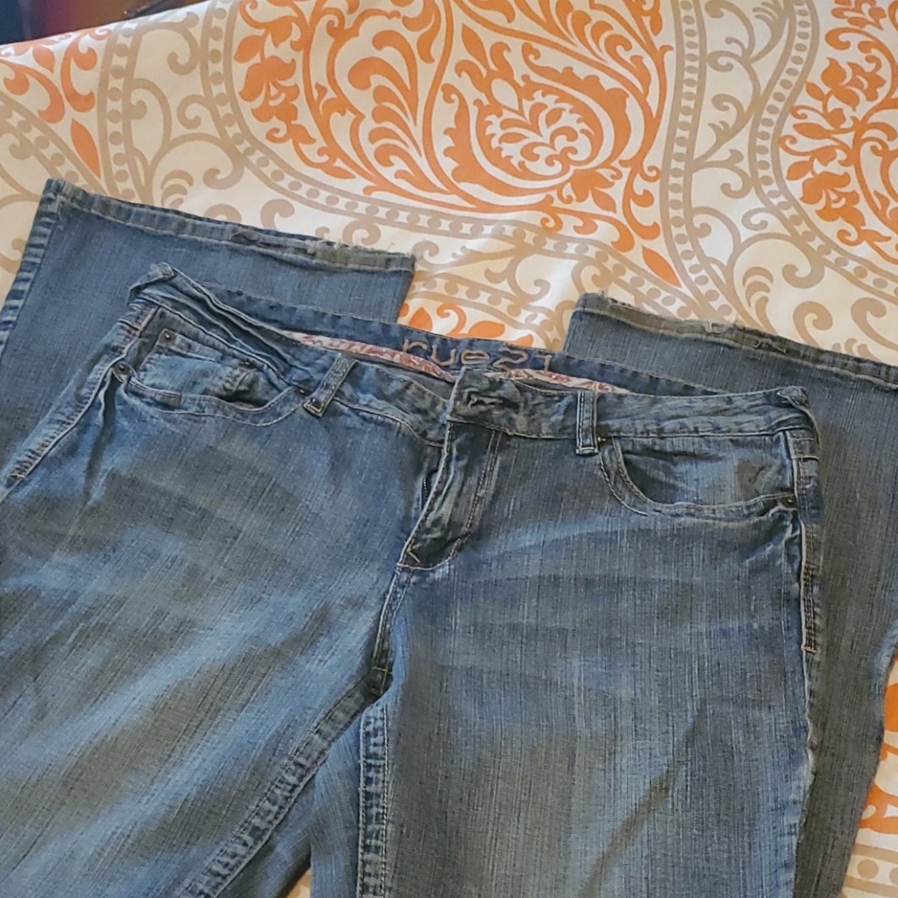 Jeans - Picture 2 of 3